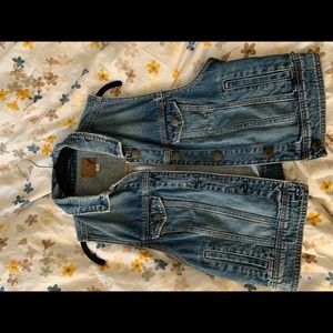 American Eagle Jean Vest